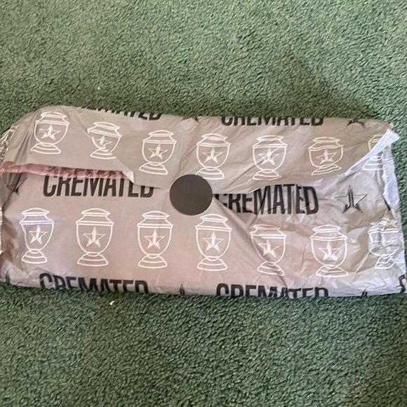 Jeffree Star Cremated palette - Picture 2 of 6